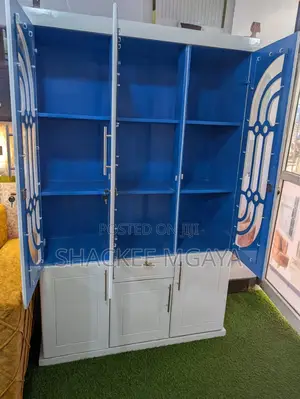 Kabati La Vyombo Milango Mitatu White