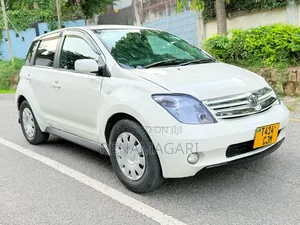 Toyota IST 2004 White