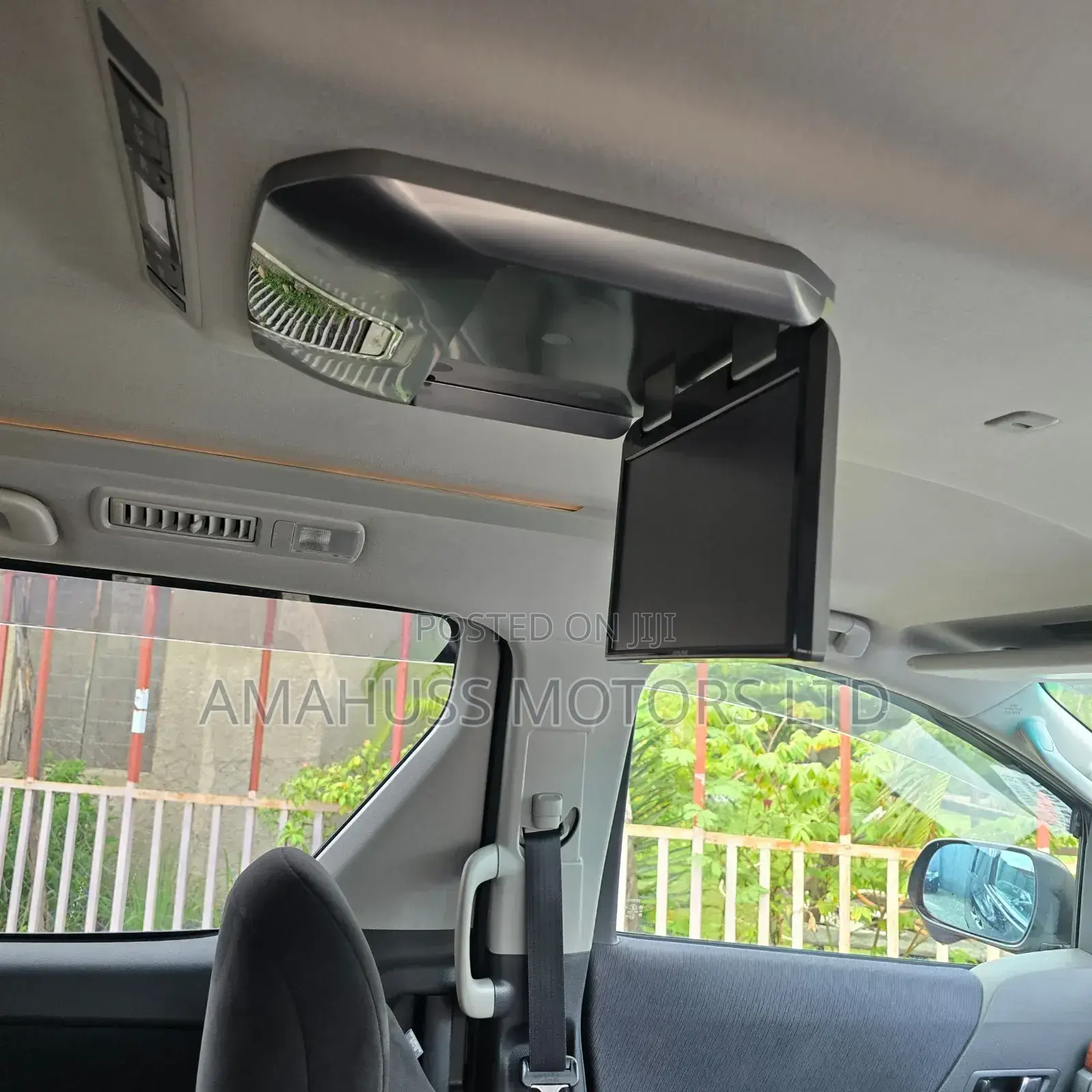 Toyota Vellfire 2010 Purple