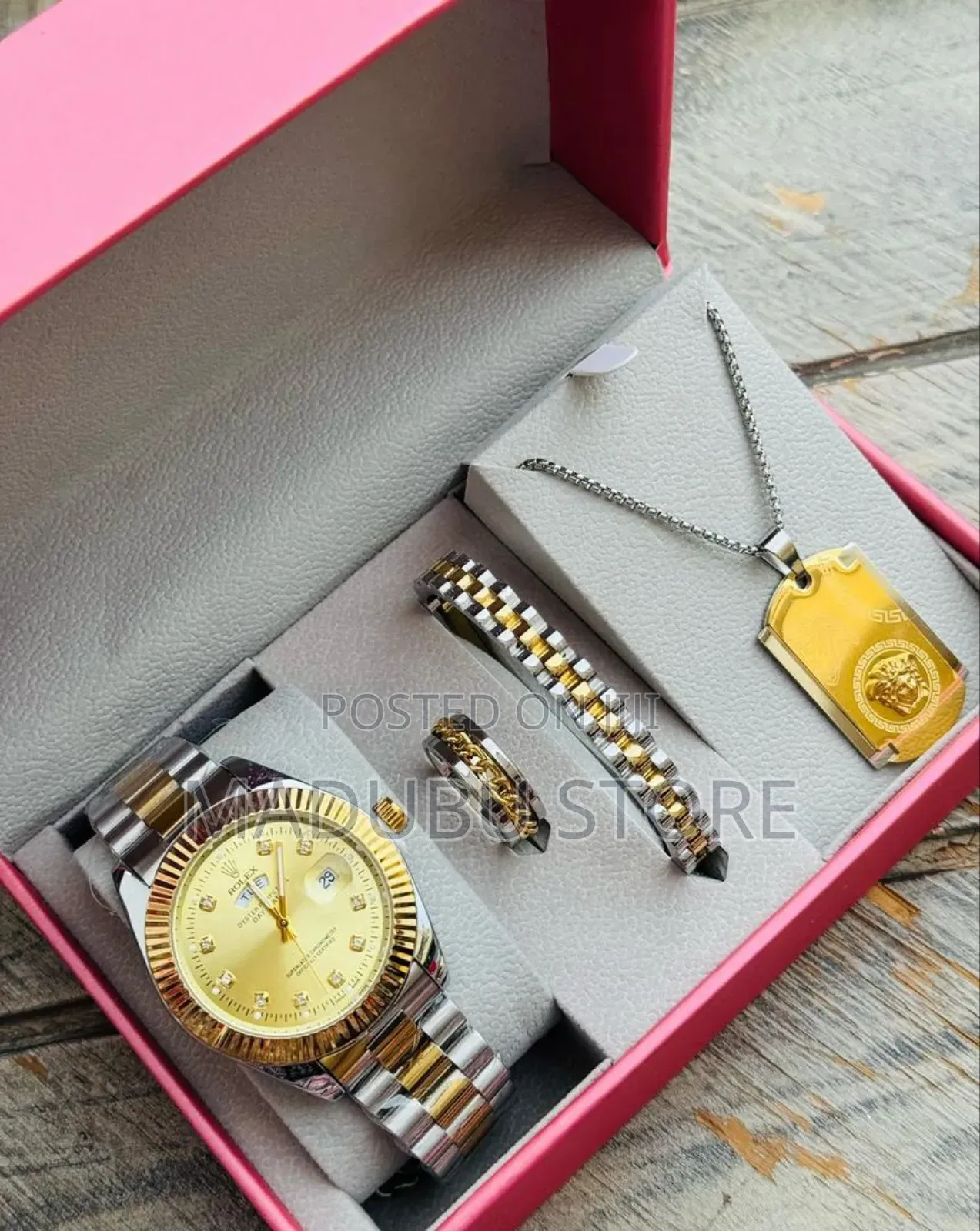 Men' Set of Watch, Bracelet and Necklace.