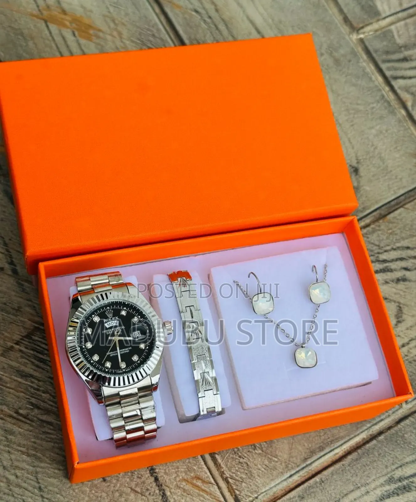 Women's Set of Watch, Bracelet, Earrings and Necklace