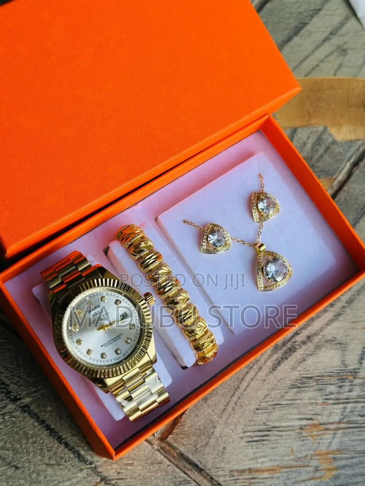 Women's Set of Watch, Bracelet, Earrings and Necklace