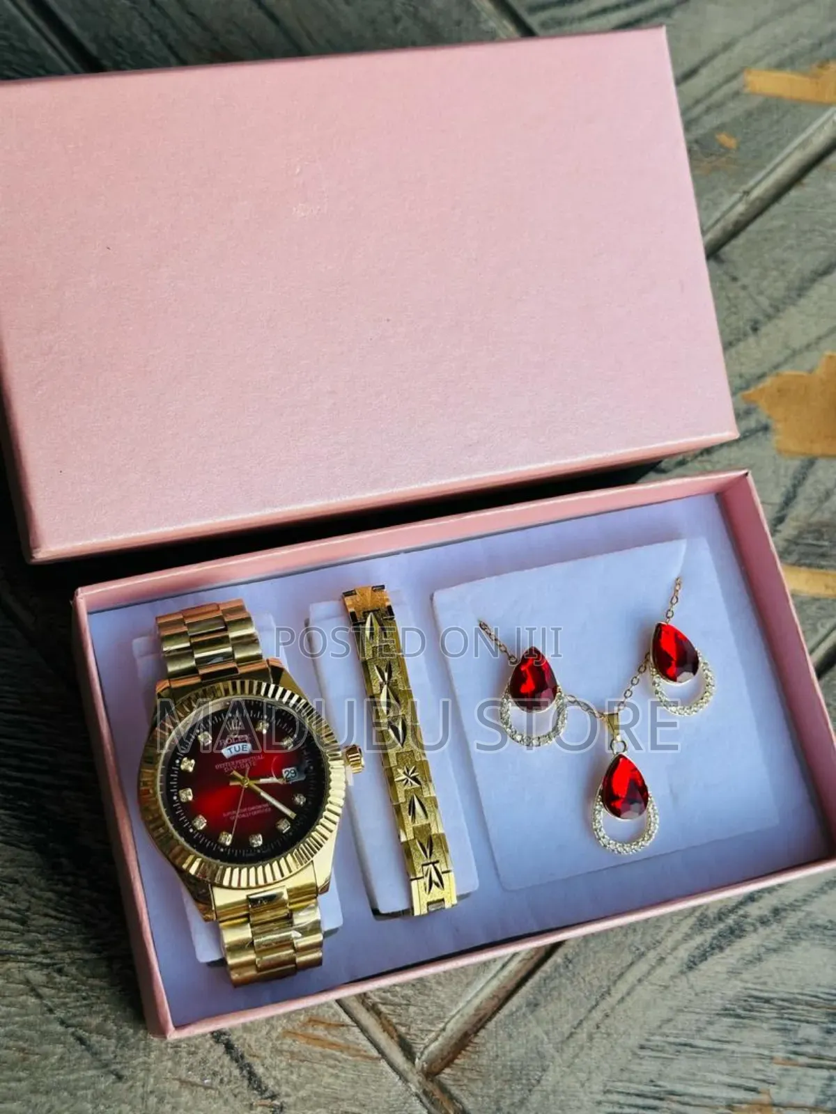 Women's Set of Watch, Bracelet, Earrings and Necklace