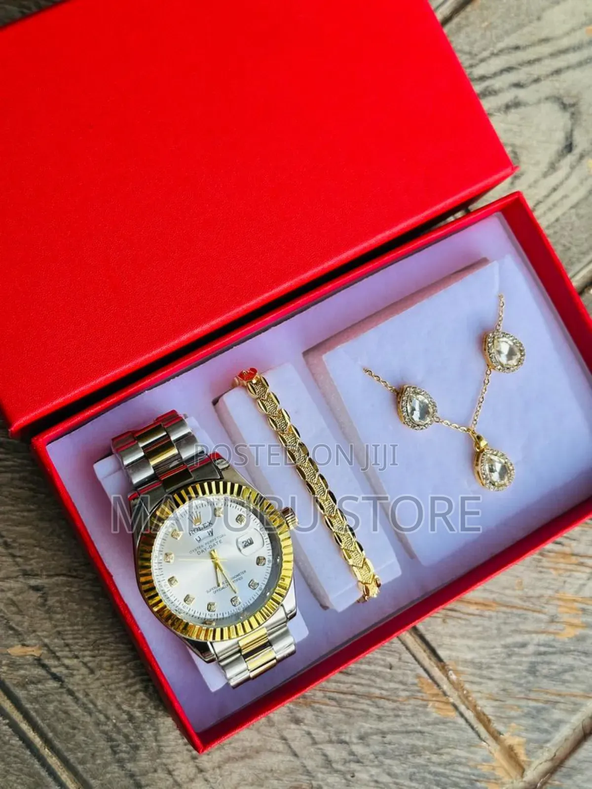 Women's Set of Watch, Bracelet, Earrings and Necklace