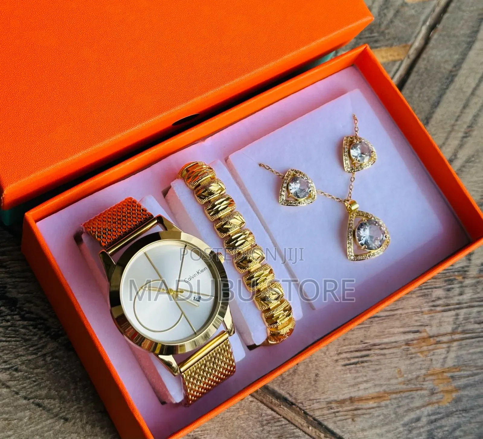 Women's Set of Watch, Bracelet, Earrings and Necklace