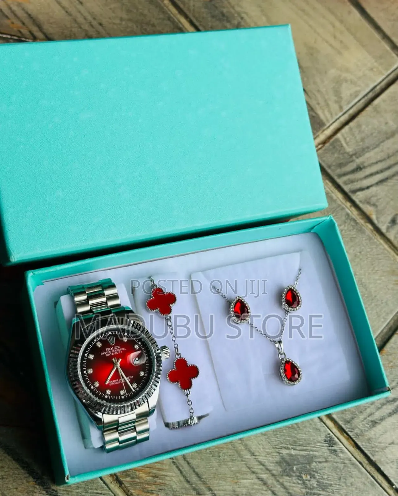 Women's Set of Watch, Bracelet, Earrings and Necklace