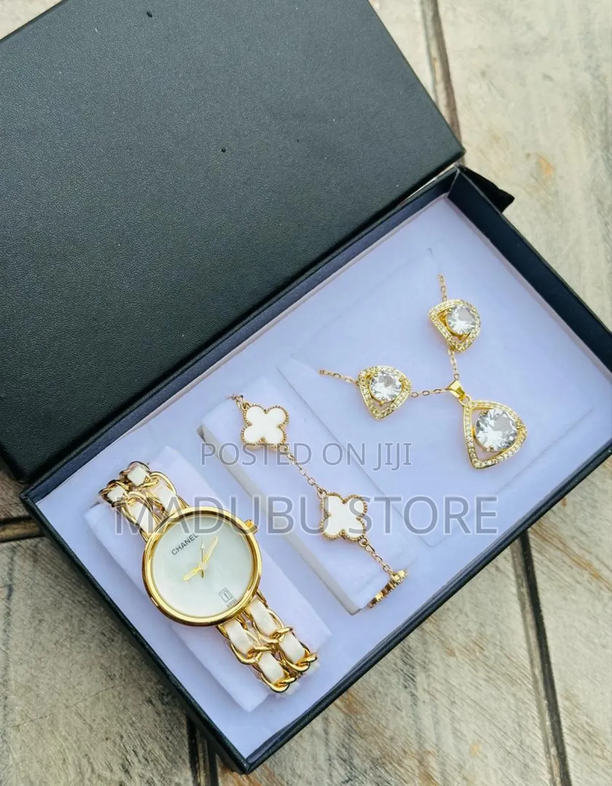 Women's Set of Watch, Bracelet, Earrings and Necklace