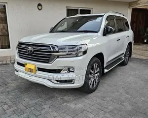 Toyota Land Cruiser 4.6 V8 ZX 2016 White