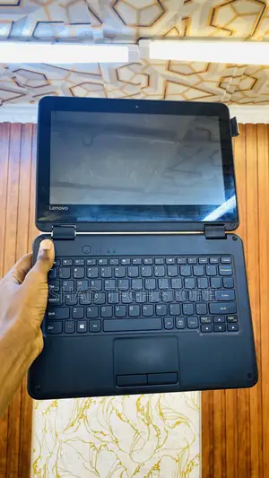 Laptop Lenovo 300e 4GB Intel Pentium SSD 128GB