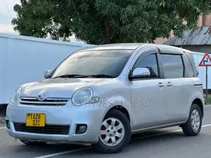 Toyota Sienta 2007 Silver