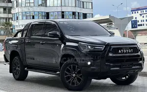 Toyota Hilux 2024 Black