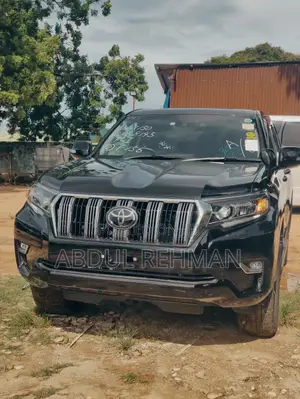 Toyota Land Cruiser Prado 2.8 2022 Black