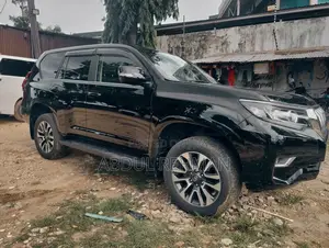 Toyota Land Cruiser Prado 2.8 2022 Black