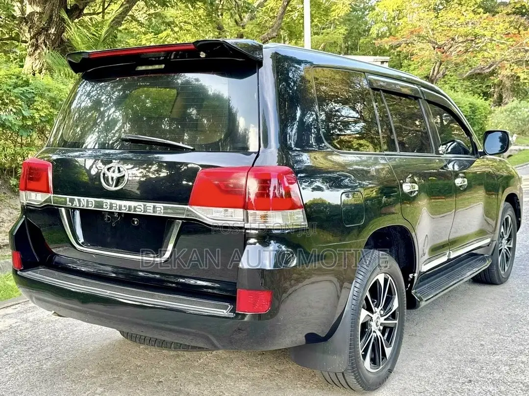 Toyota Land Cruiser 4.5 V8 VXR 2016 Black