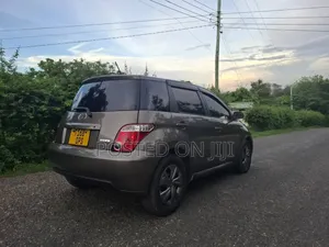 Toyota IST 2006 Gray