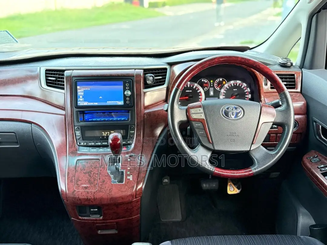 Toyota Vellfire 2009 Burgundy