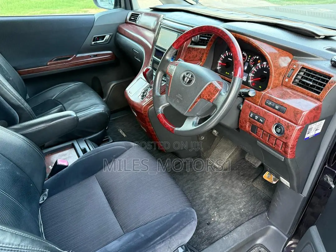 Toyota Vellfire 2009 Burgundy