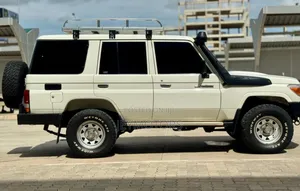Toyota Land Cruiser 2011 White