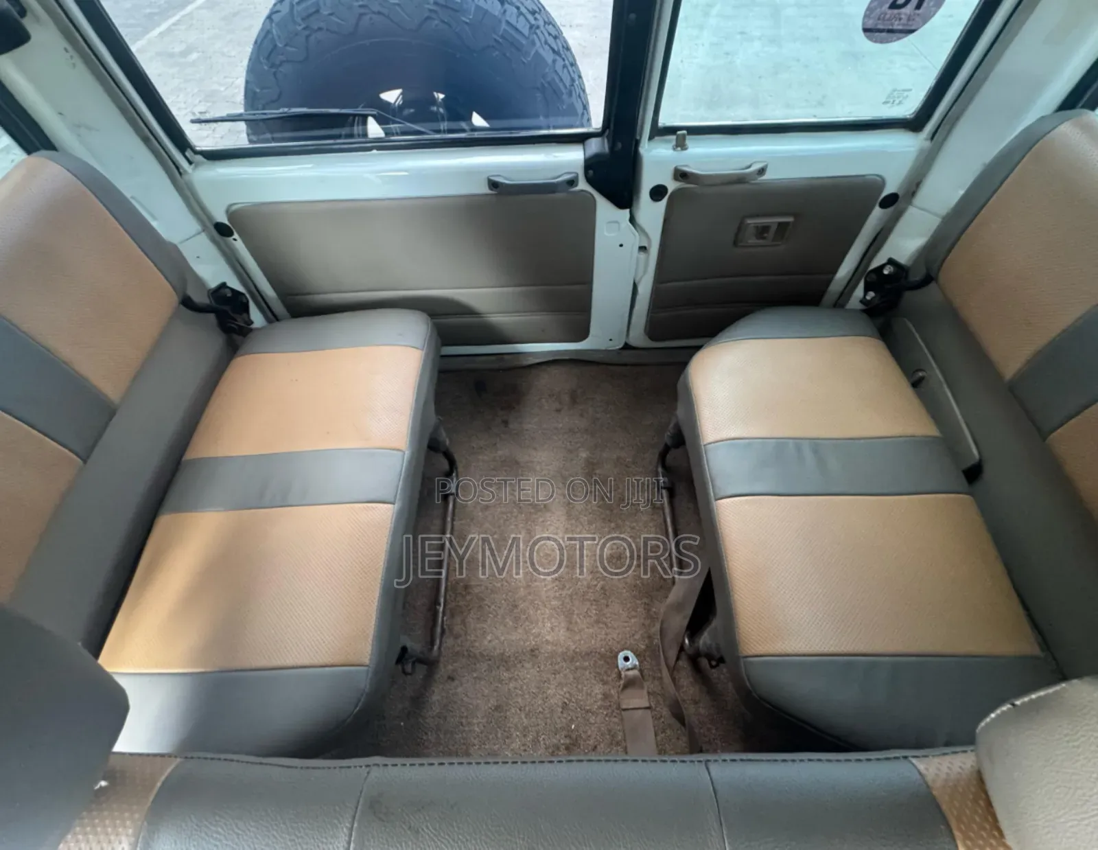Toyota Land Cruiser 2011 White