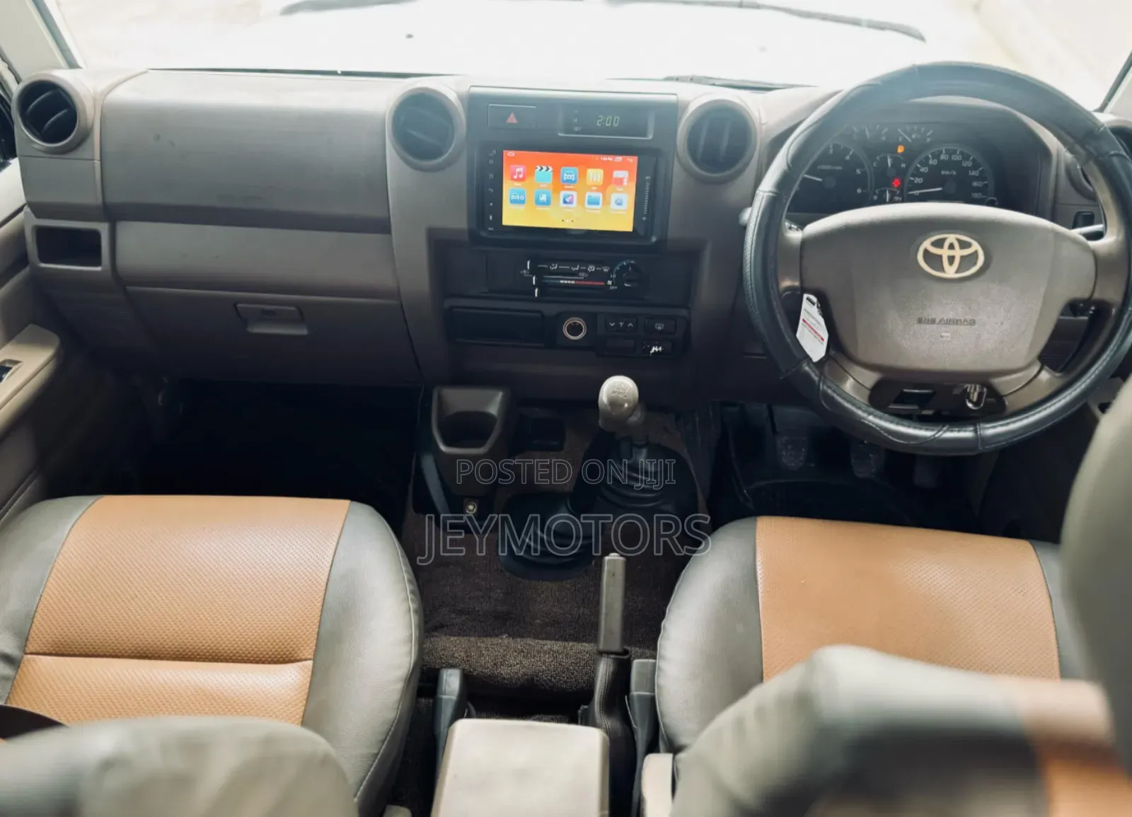 Toyota Land Cruiser 2011 White