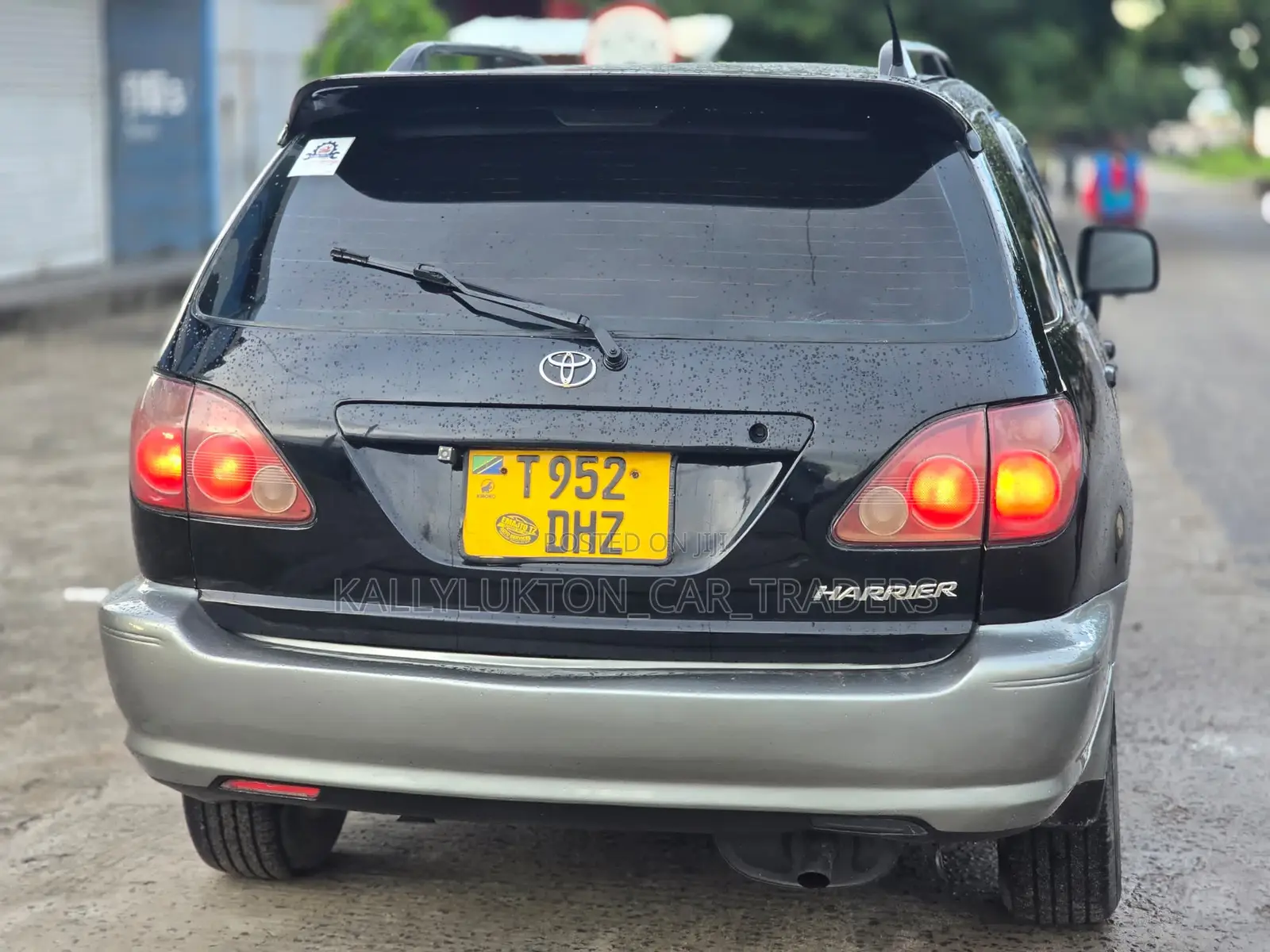 Toyota Harrier 2000 Black