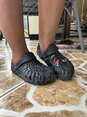Pollex Clog