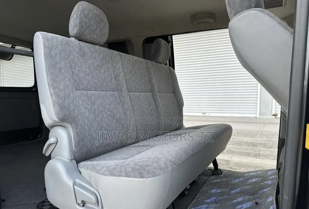 Toyota HiAce 2008 Black