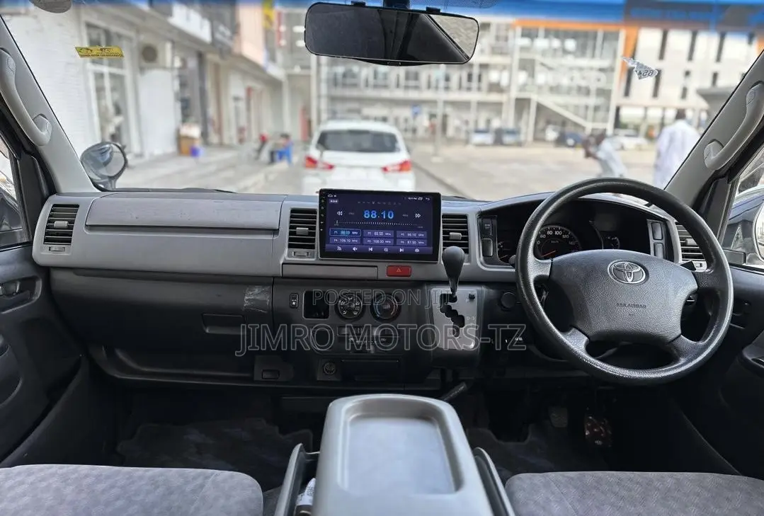 Toyota HiAce 2008 Black
