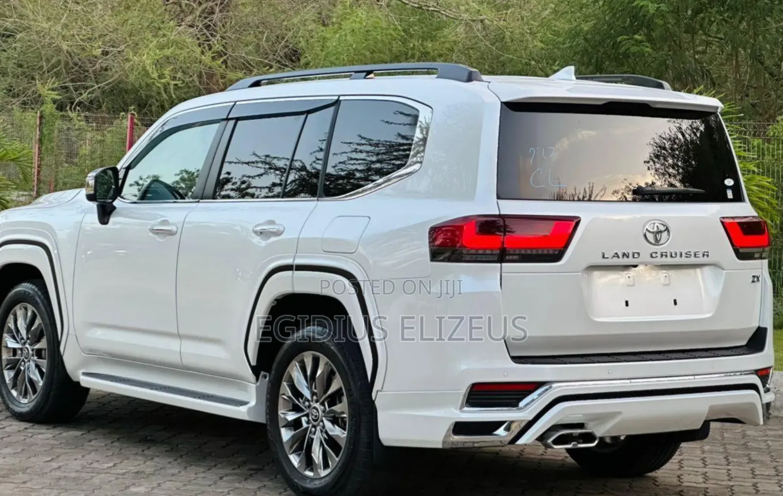 Toyota Land Cruiser 2022 White