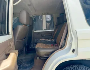 Toyota Land Cruiser 2011 White