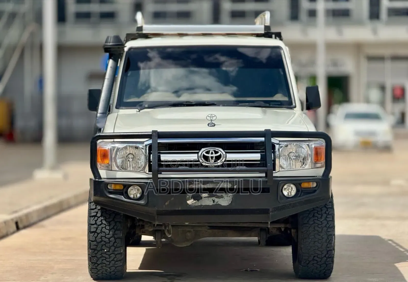 Toyota Land Cruiser 2011 White