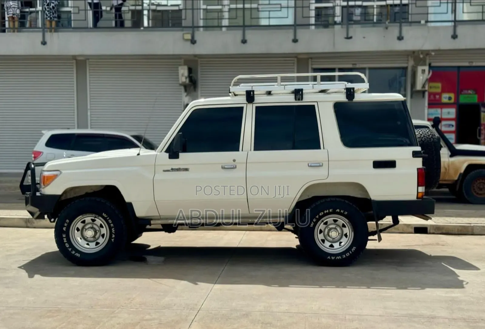 Toyota Land Cruiser 2011 White