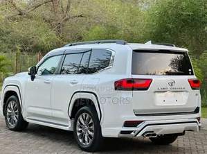 Toyota Land Cruiser 2022 Pearl