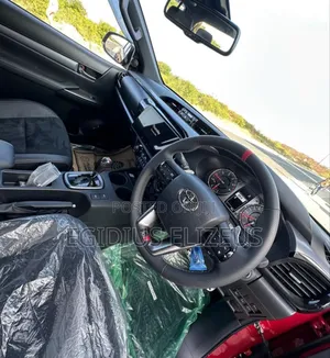 New Toyota Hilux 2024 Red