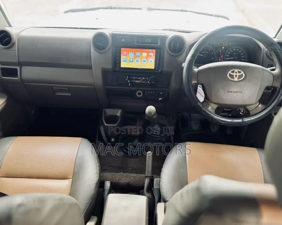 Toyota Land Cruiser 2011 White