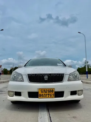 Toyota Crown 2006 White