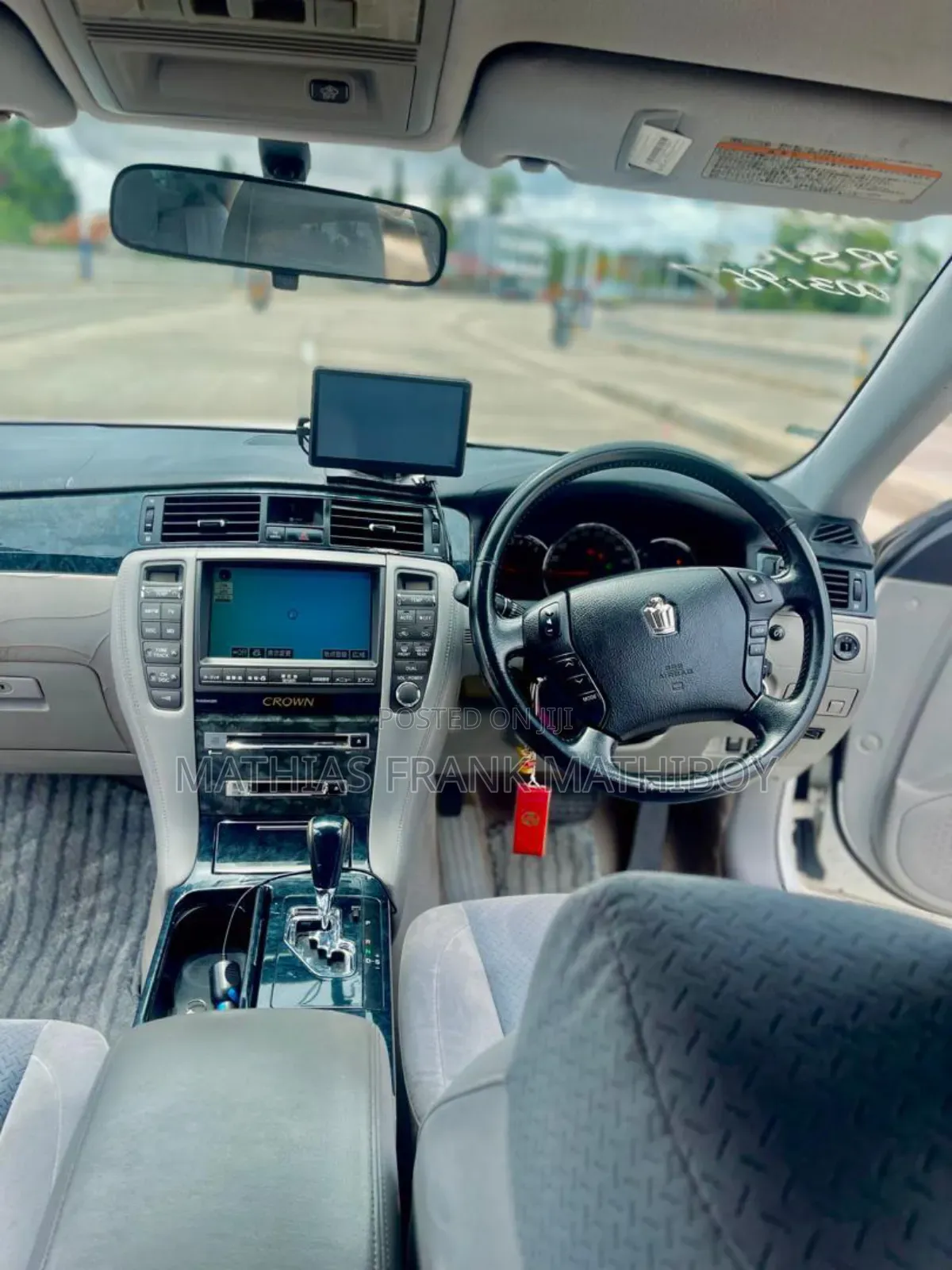 Toyota Crown 2006 White