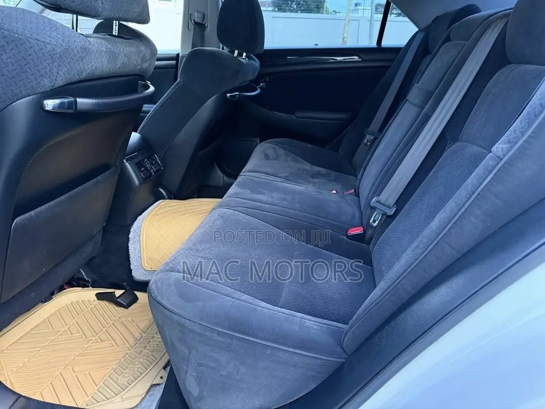 Toyota Crown 2006 Pearl