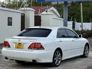 Toyota Crown 2006 Pearl