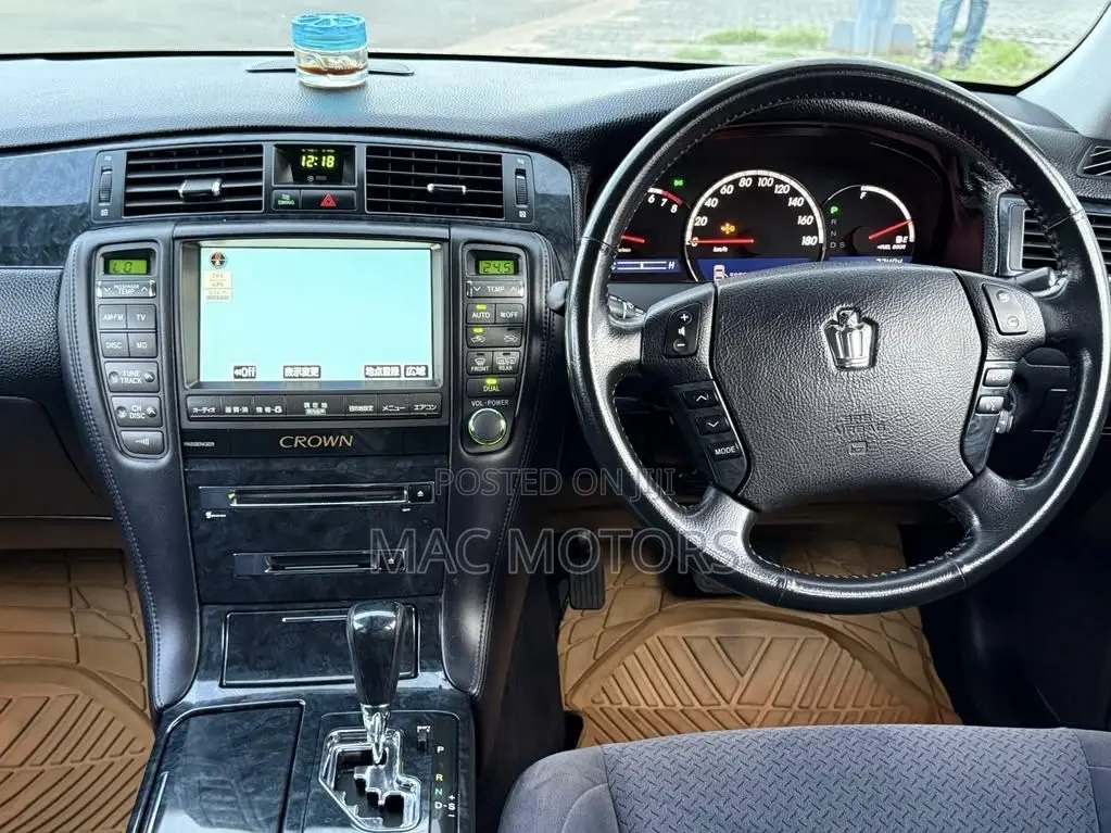 Toyota Crown 2006 Pearl
