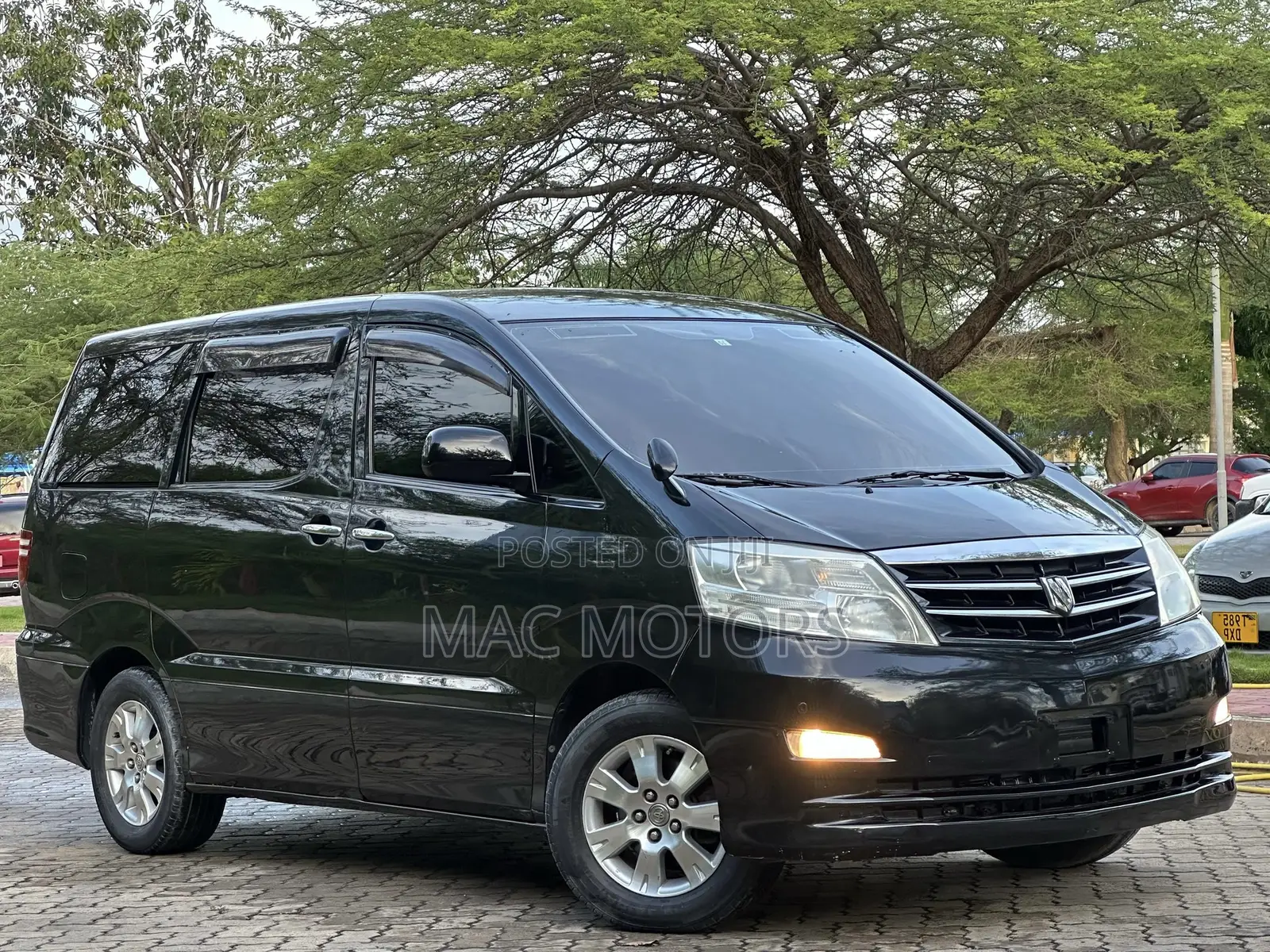 Toyota Alphard 2.4 Petrol FWD 2006 Black