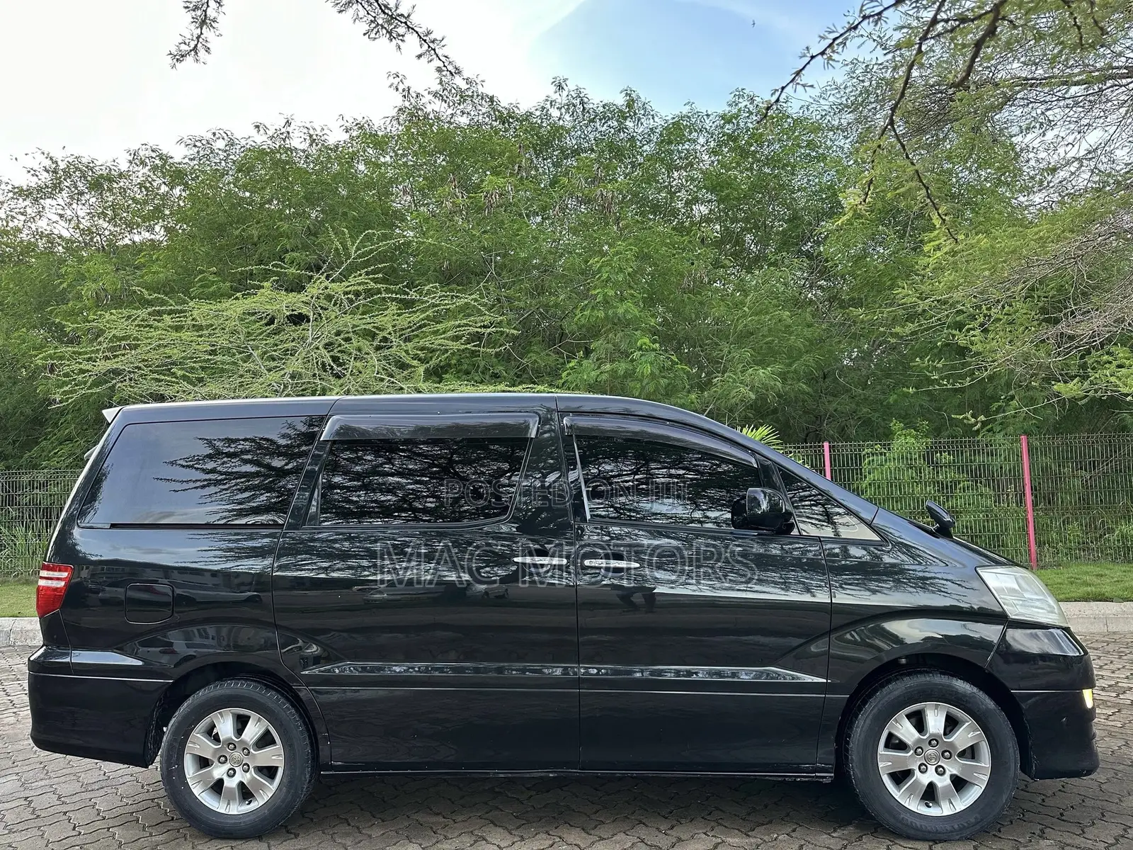Toyota Alphard 2.4 Petrol FWD 2006 Black