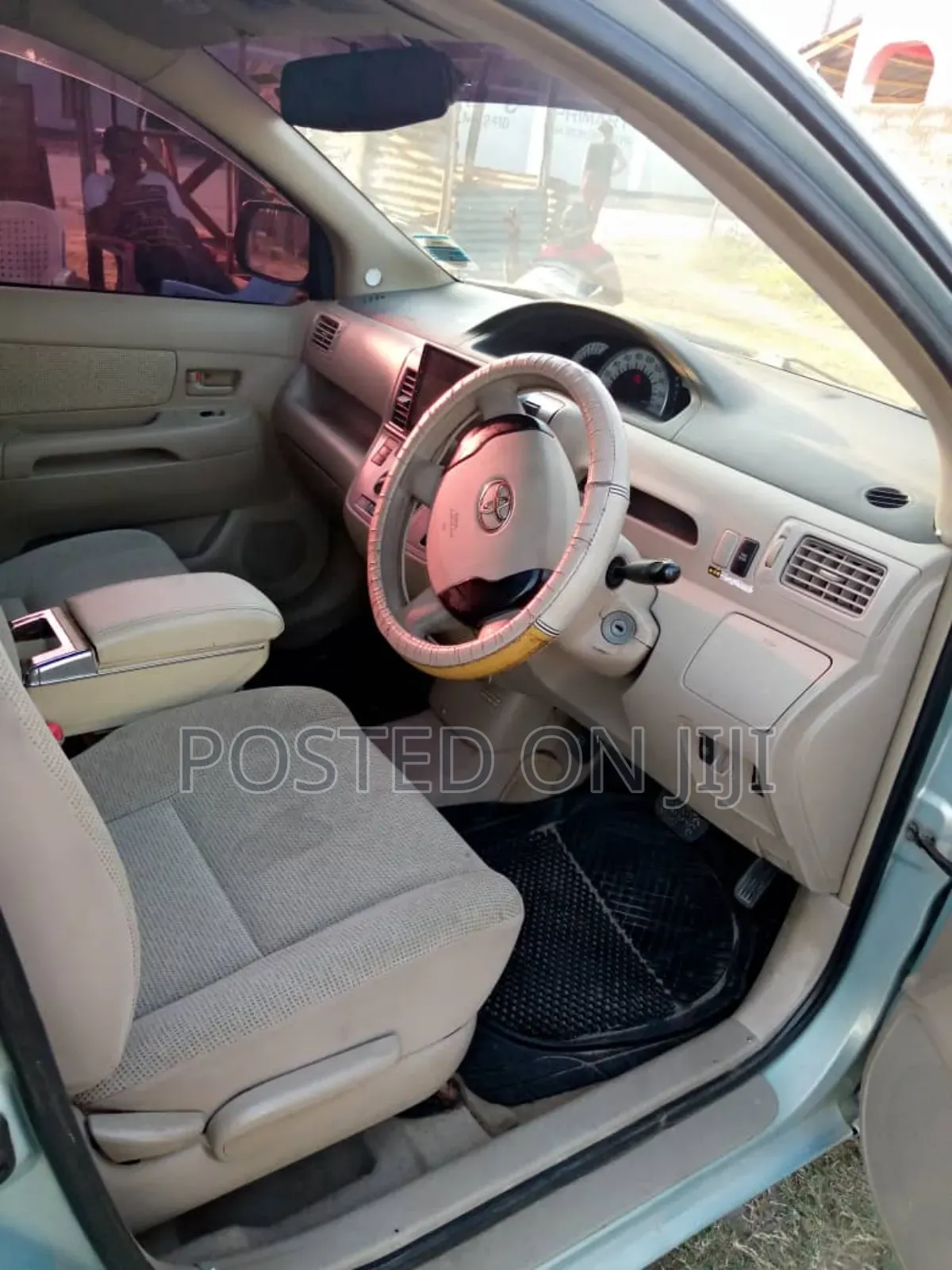 Toyota Raum 2005 Silver