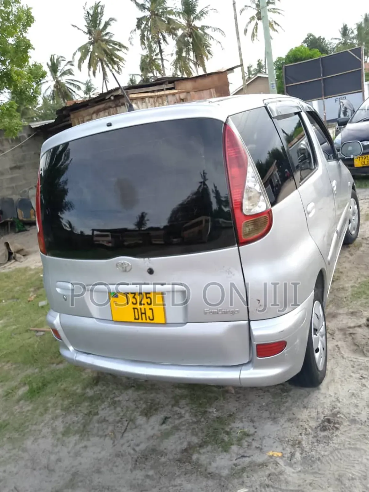Toyota Fun Cargo 2004 Silver