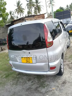 Toyota Fun Cargo 2004 Silver