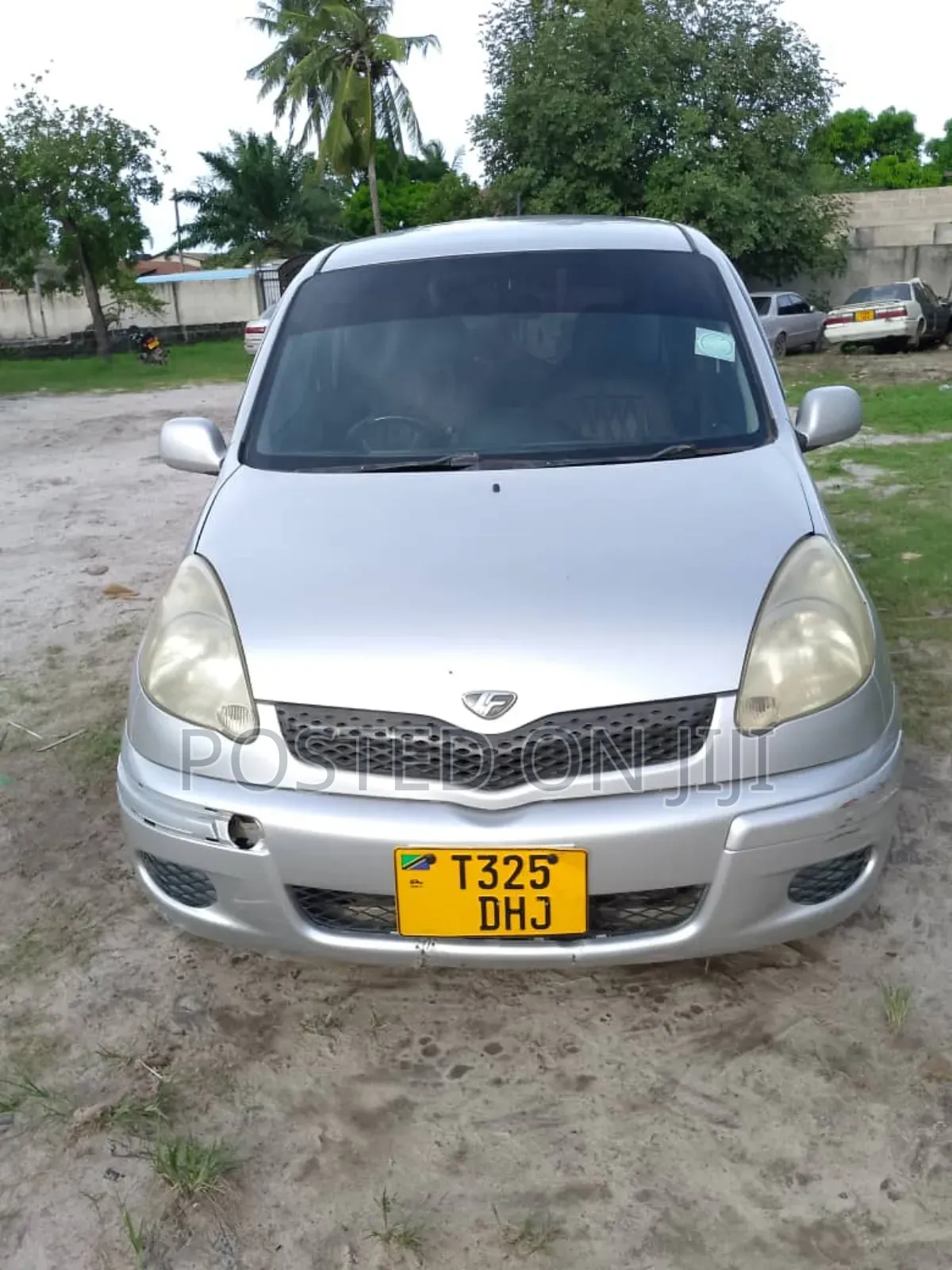 Toyota Fun Cargo 2004 Silver