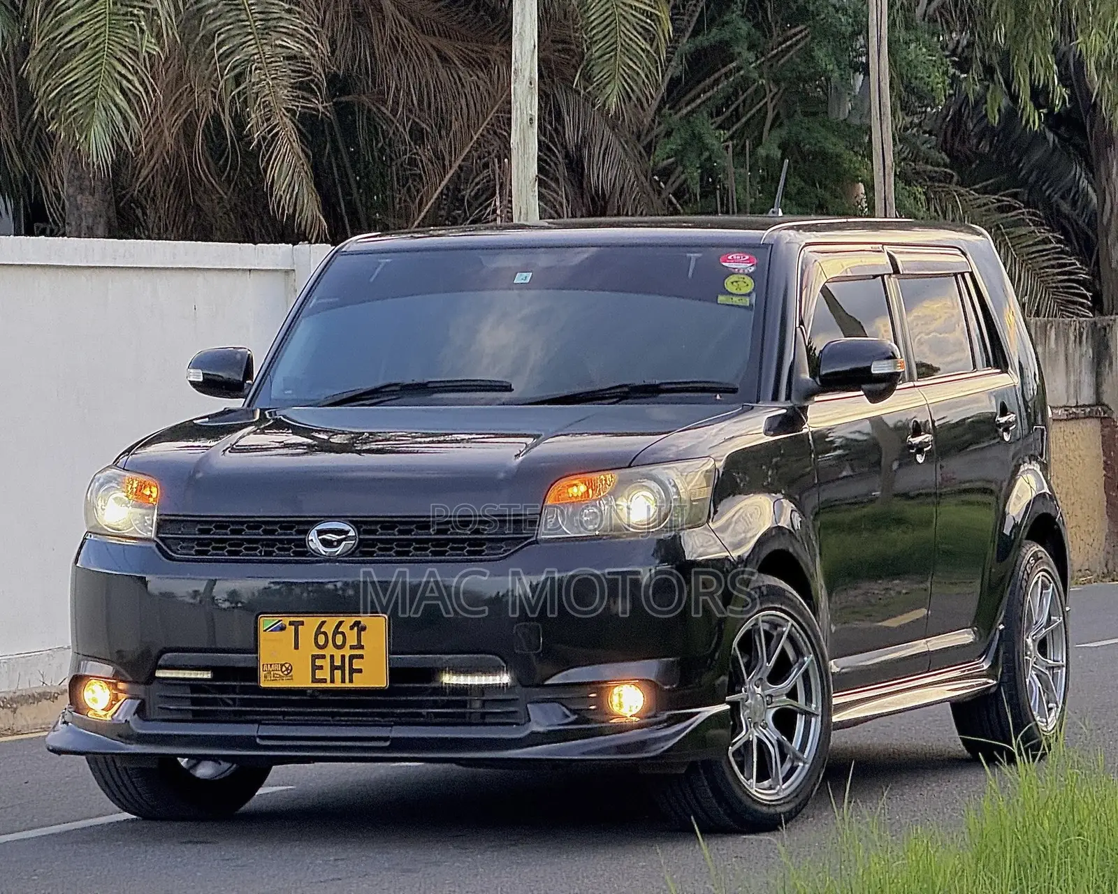 Toyota Corolla Rumion Hatchback 1.5 FWD 2010 Black