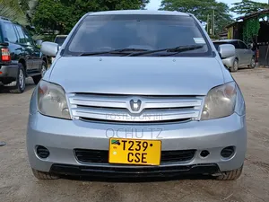 Toyota IST 2003 Silver