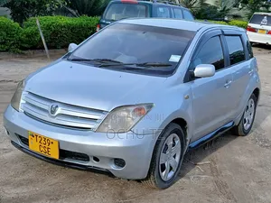 Toyota IST 2003 Silver