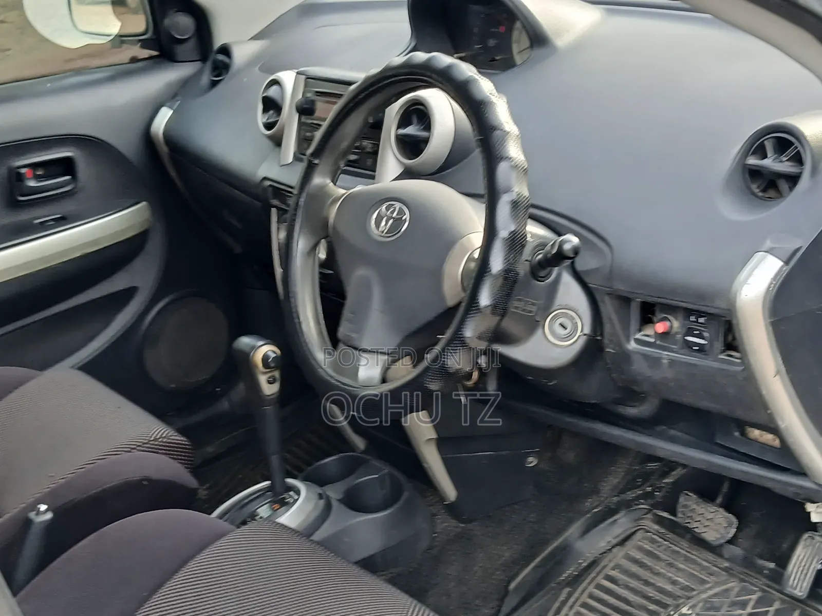 Toyota IST 2003 Silver